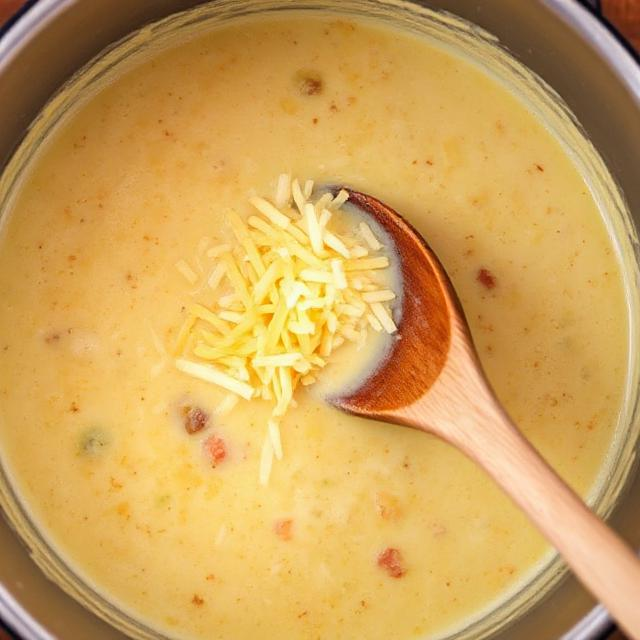 Easy Cheeseburger Soup