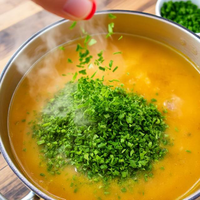 Easy Irish Potato and Leek Soup