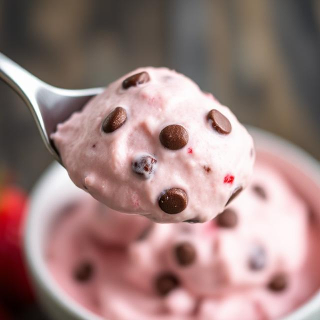 Easy Strawberry Chocolate Chip Cream