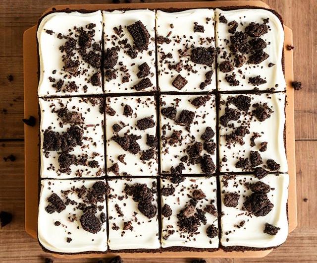 Easy Cookies & Cream Dream Bars