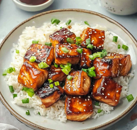 Easy Honey Garlic Salmon Bites