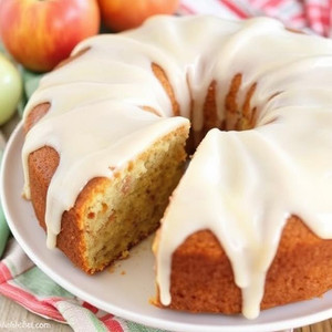 Easy Amish Applesauce Cake